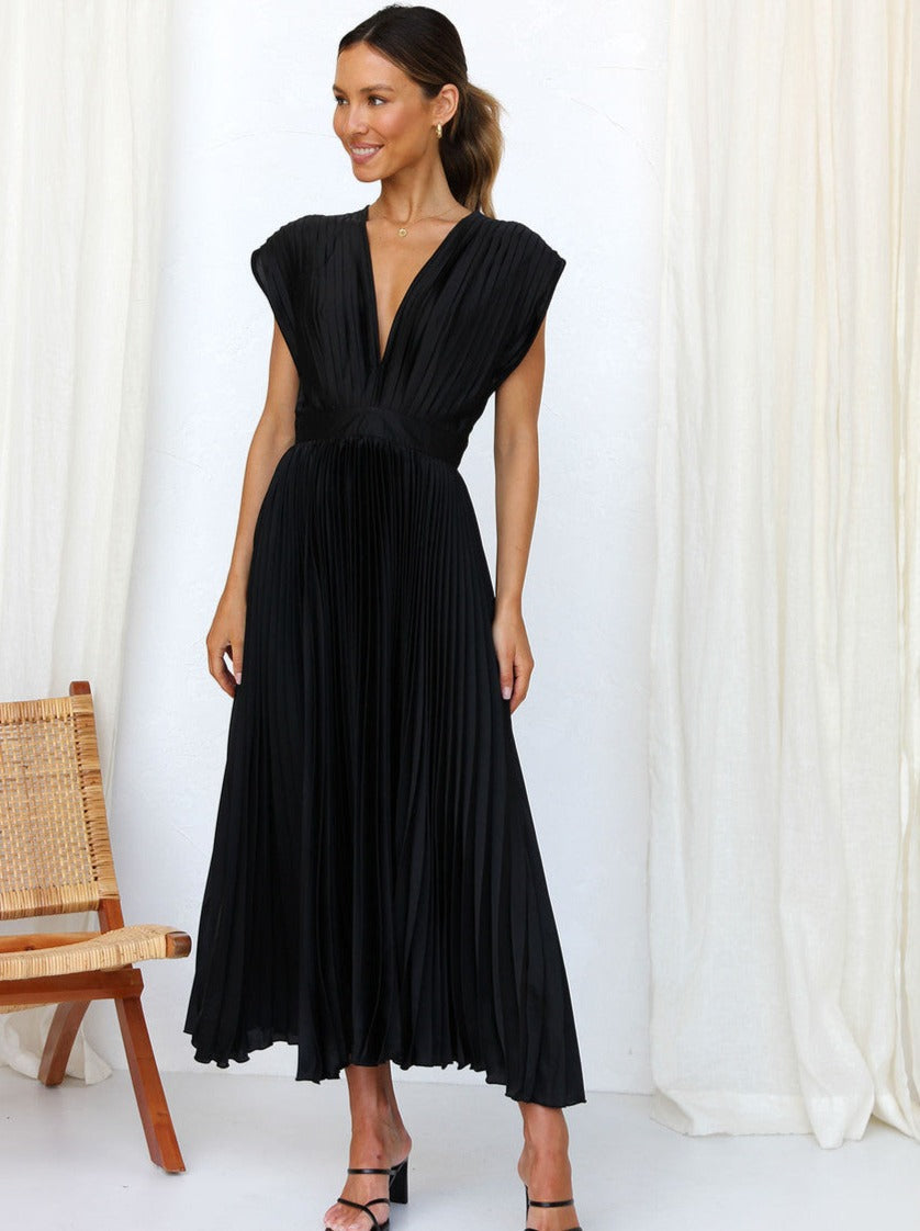 Black Casual V-Neck Pleated Dress