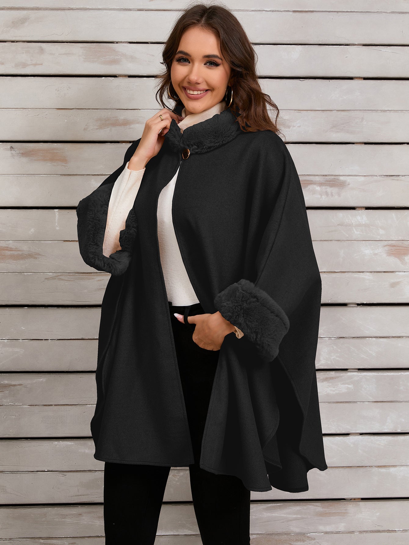 Elegant Poncho with Faux Fur Trim for Stylish Winter Evenings